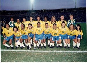 Campeonato Sul-Americano de Futebol (Uberlândia, 1995). Foto: Acervo pessoal da jogadora Michel Jackson (camisa 9) 